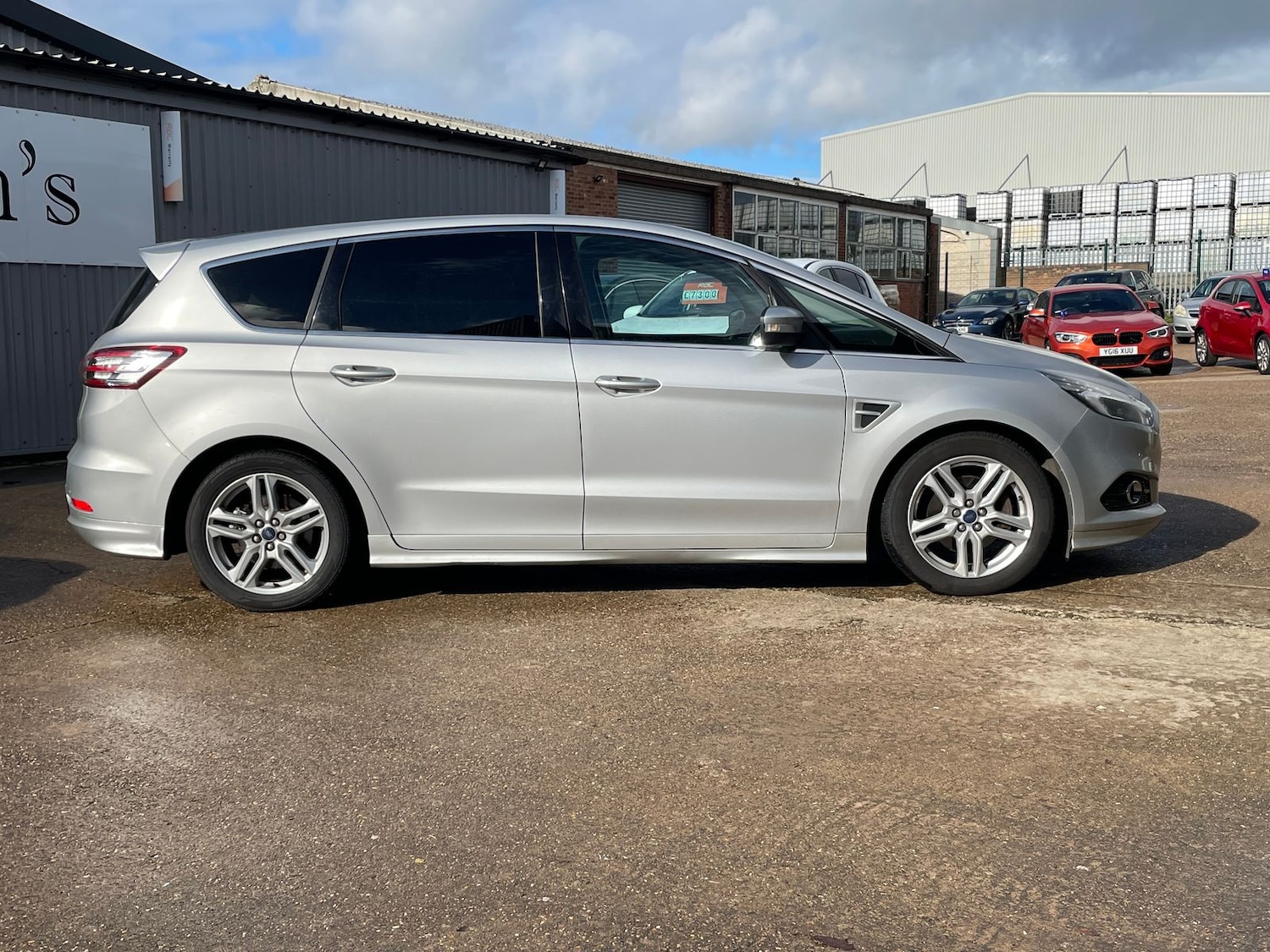Used Ford S-Max 2017 for sale - 76338680: Photo 4