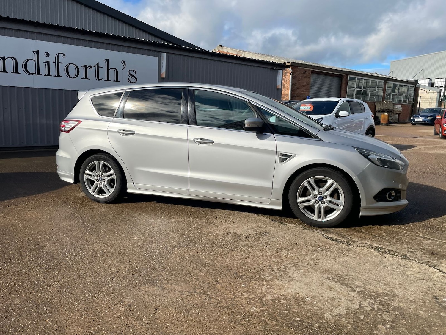Used Ford S-Max 2017 for sale - 76338680: Photo 46