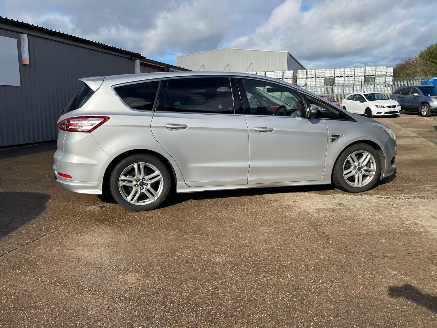 Used Ford S-Max 2017 for sale - 76338680: Photo 51
