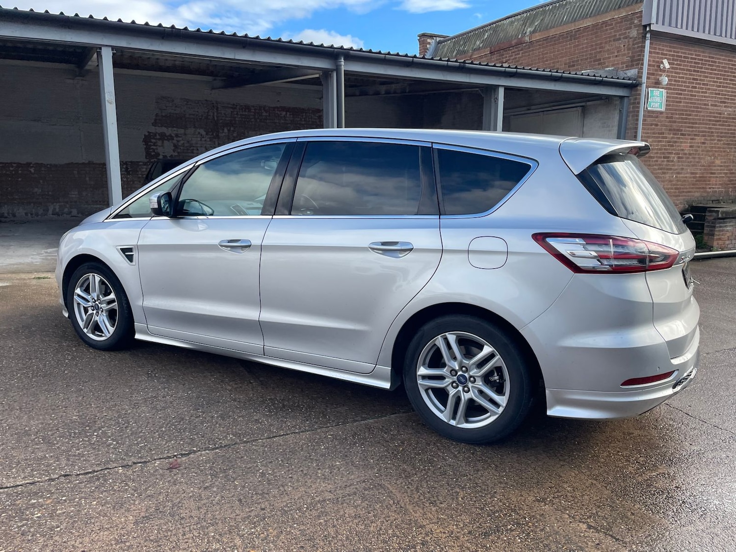 Used Ford S-Max 2017 for sale - 76338680: Photo 67