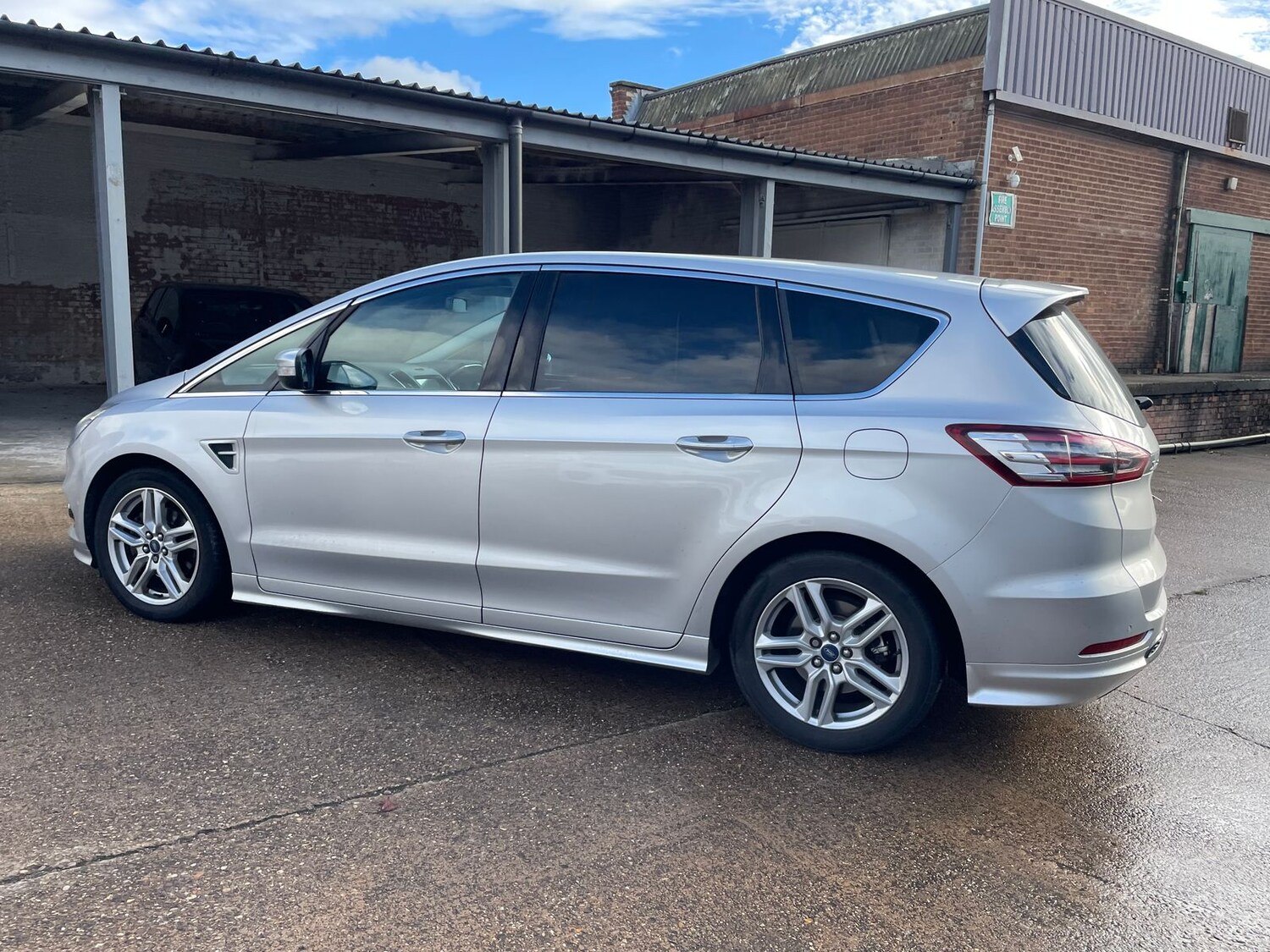 Used Ford S-Max 2017 for sale - 76338680: Photo 68