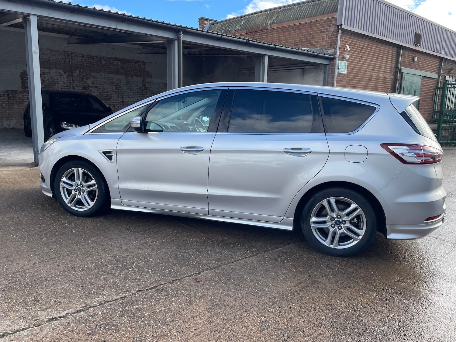 Used Ford S-Max 2017 for sale - 76338680: Photo 69