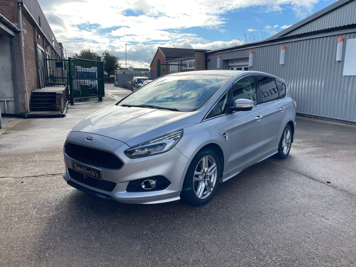 Used Ford S-Max 2017 for sale - 76338680: Photo 75