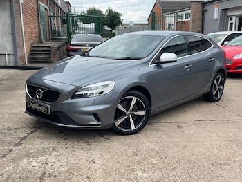 Used Volvo V40 2017 for sale - 75416881: Photo