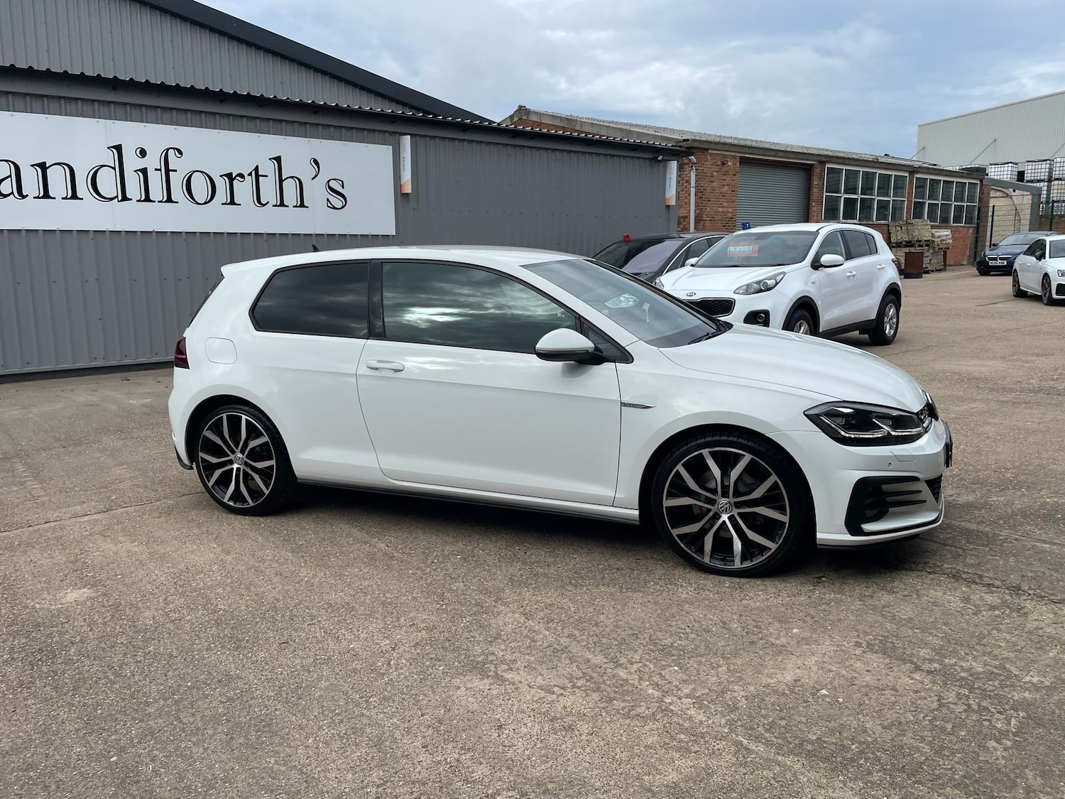 Used Volkswagen Golf 2017 for sale - 76338677: Photo 39