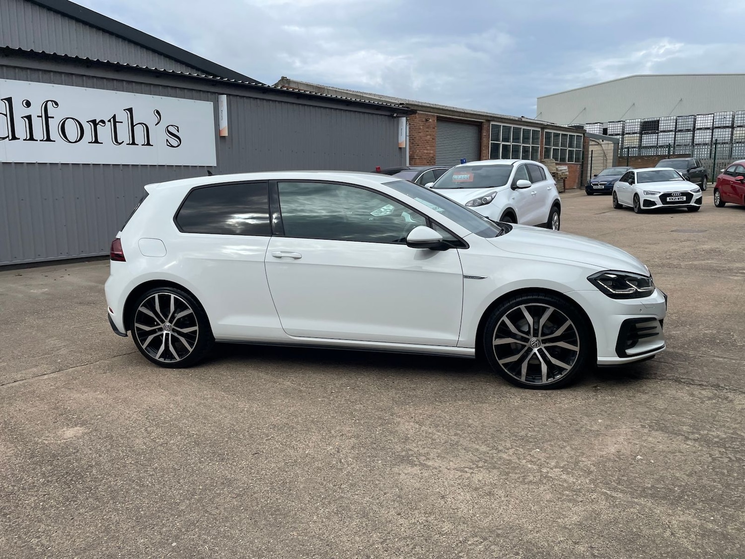 Used Volkswagen Golf 2017 for sale - 76338677: Photo 40
