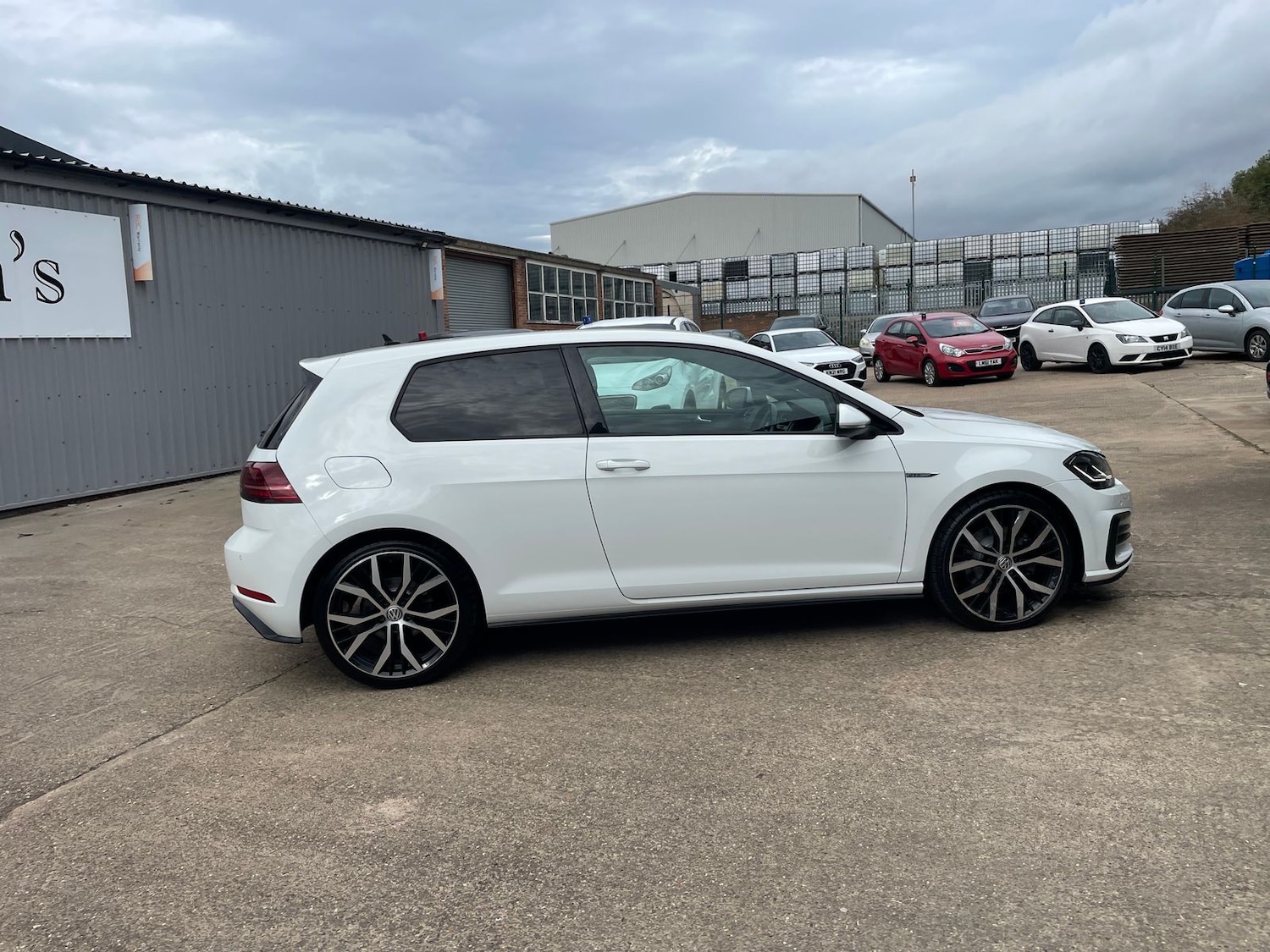 Used Volkswagen Golf 2017 for sale - 76338677: Photo 43