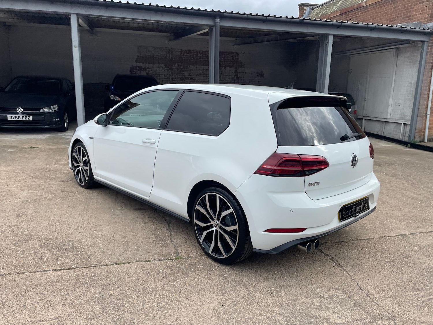 Used Volkswagen Golf 2017 for sale - 76338677: Photo 57