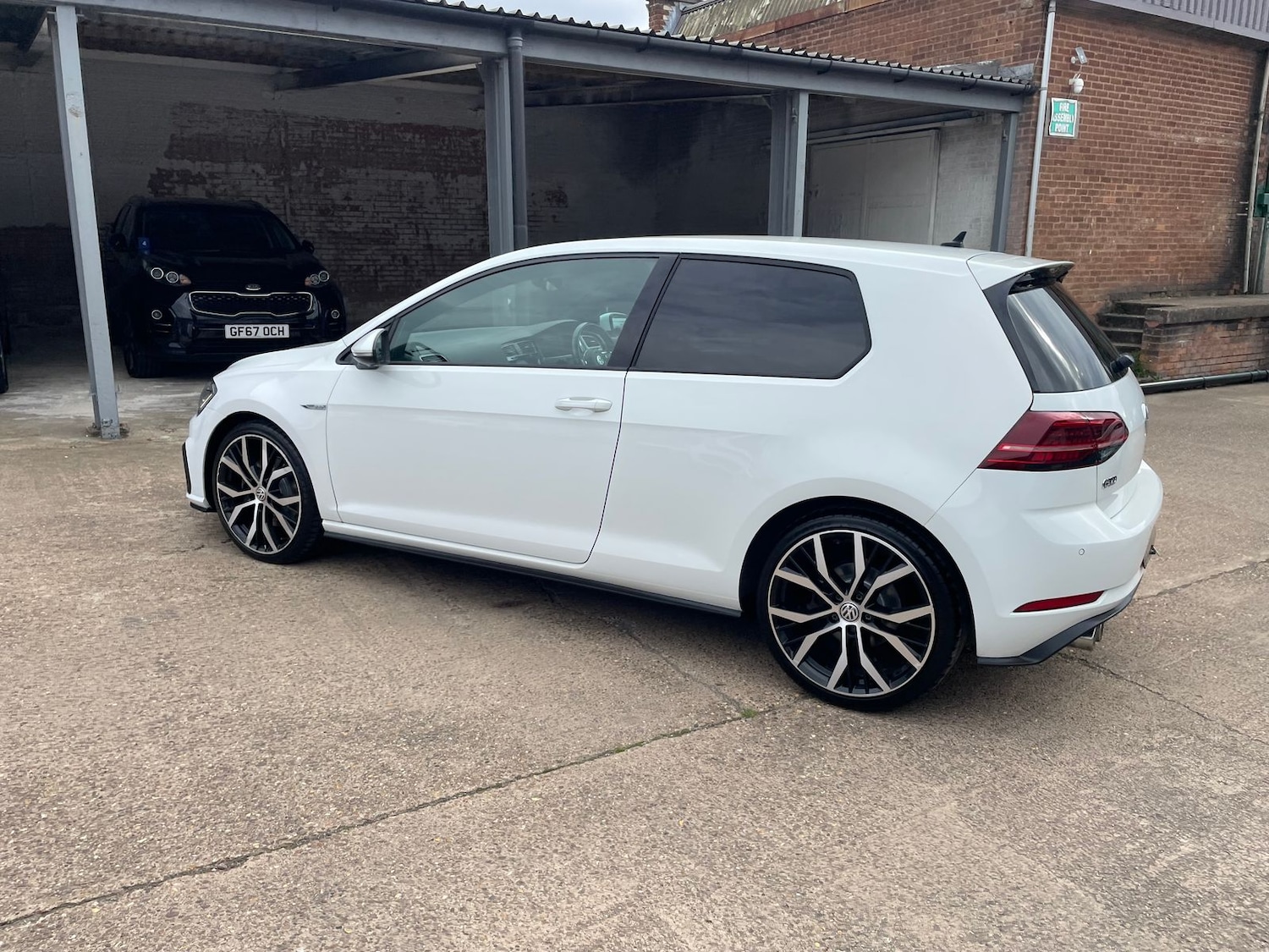 Used Volkswagen Golf 2017 for sale - 76338677: Photo 59