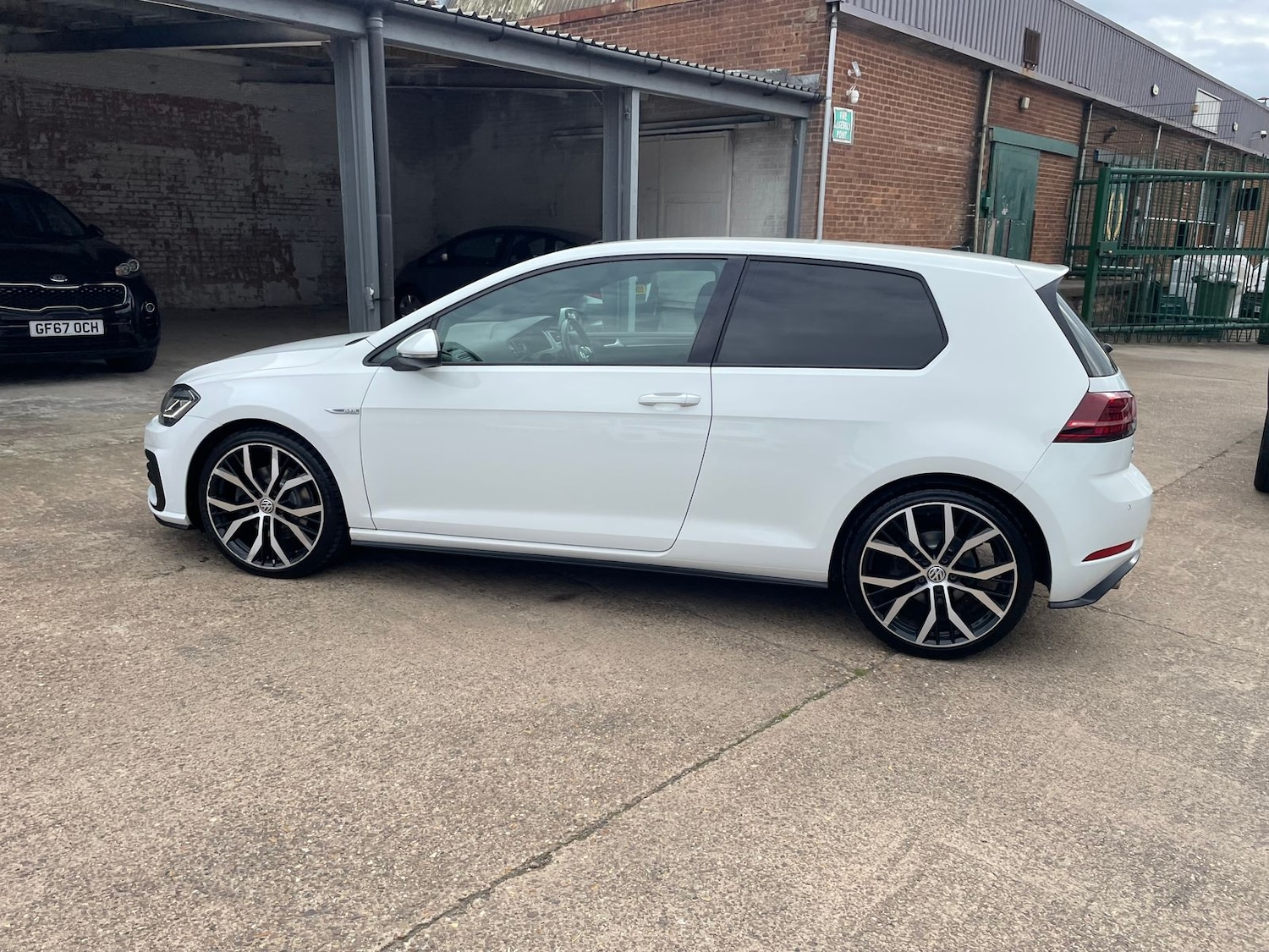 Used Volkswagen Golf 2017 for sale - 76338677: Photo 61