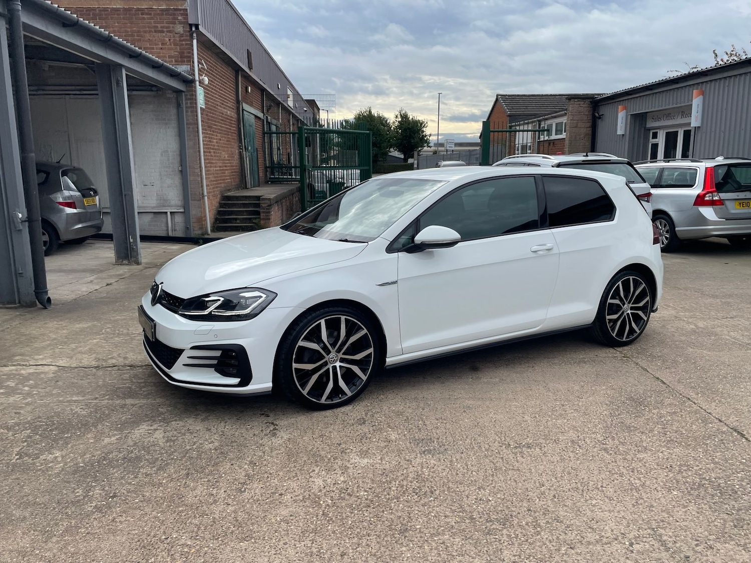 Used Volkswagen Golf 2017 for sale - 76338677: Photo 66