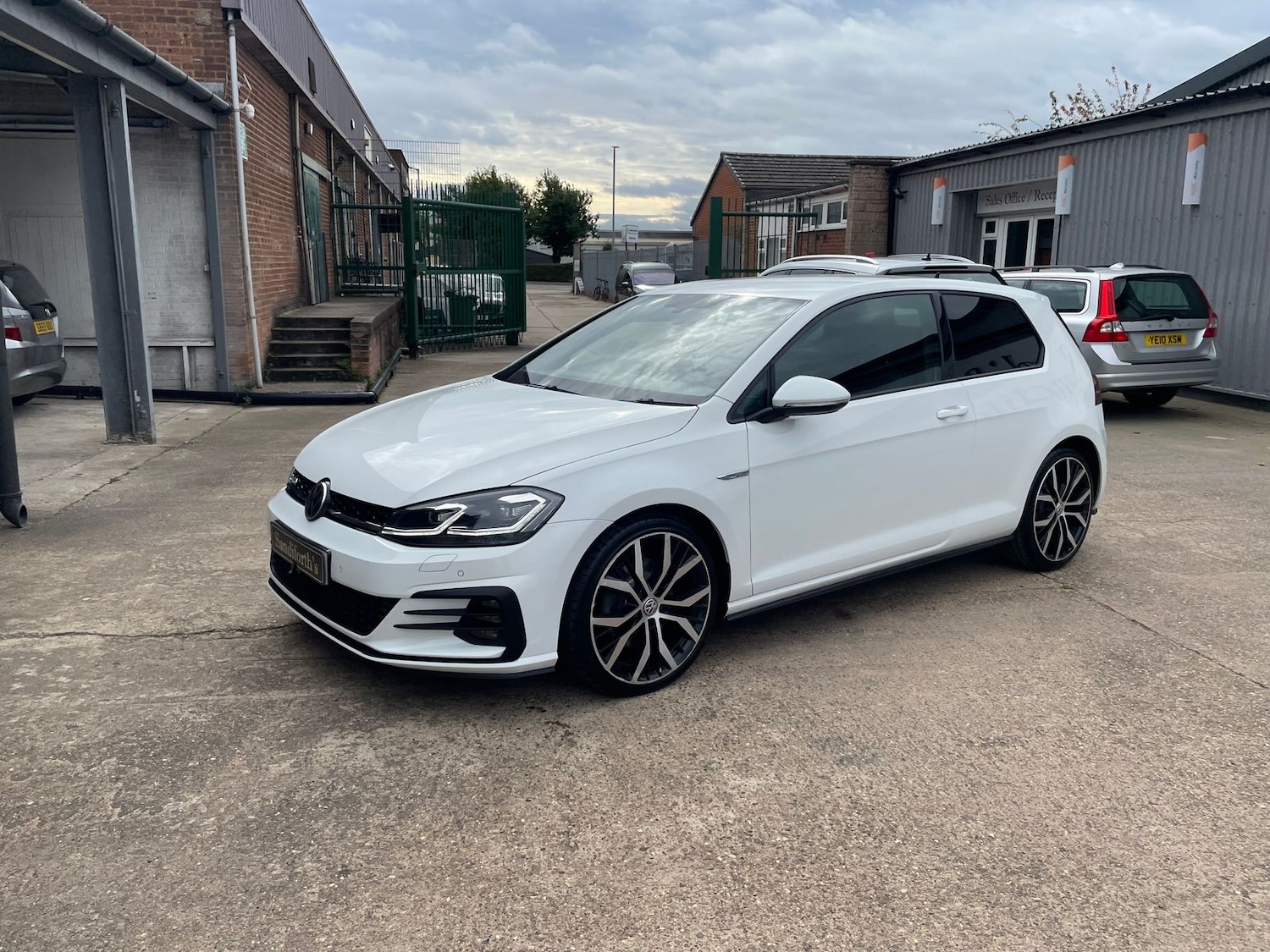 Used Volkswagen Golf 2017 for sale - 76338677: Photo 67