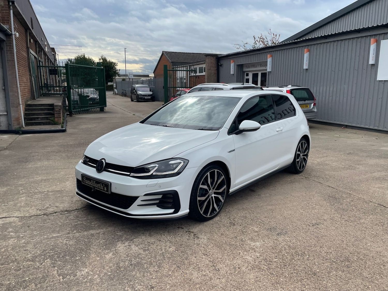 Used Volkswagen Golf 2017 for sale - 76338677: Photo 68