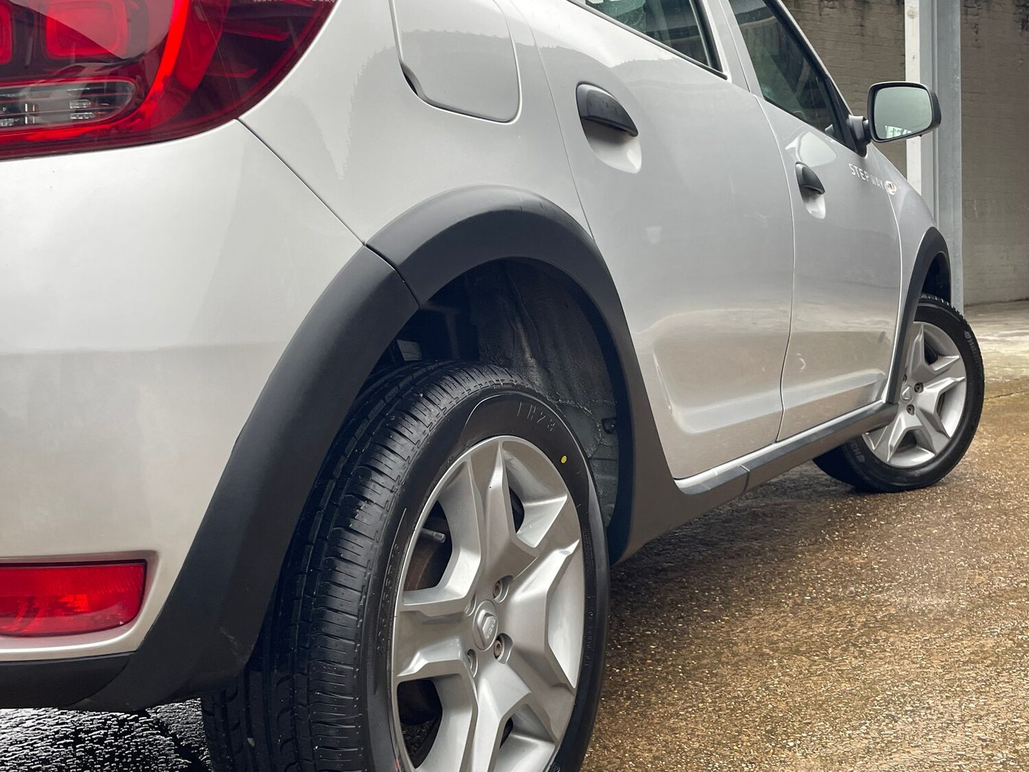 Used Dacia Sandero Stepway 2017 for sale - 77539968: Photo 20