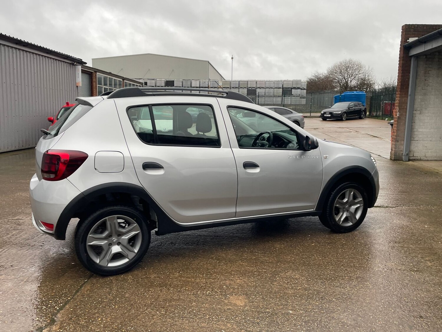Used Dacia Sandero Stepway 2017 for sale - 77539968: Photo 37