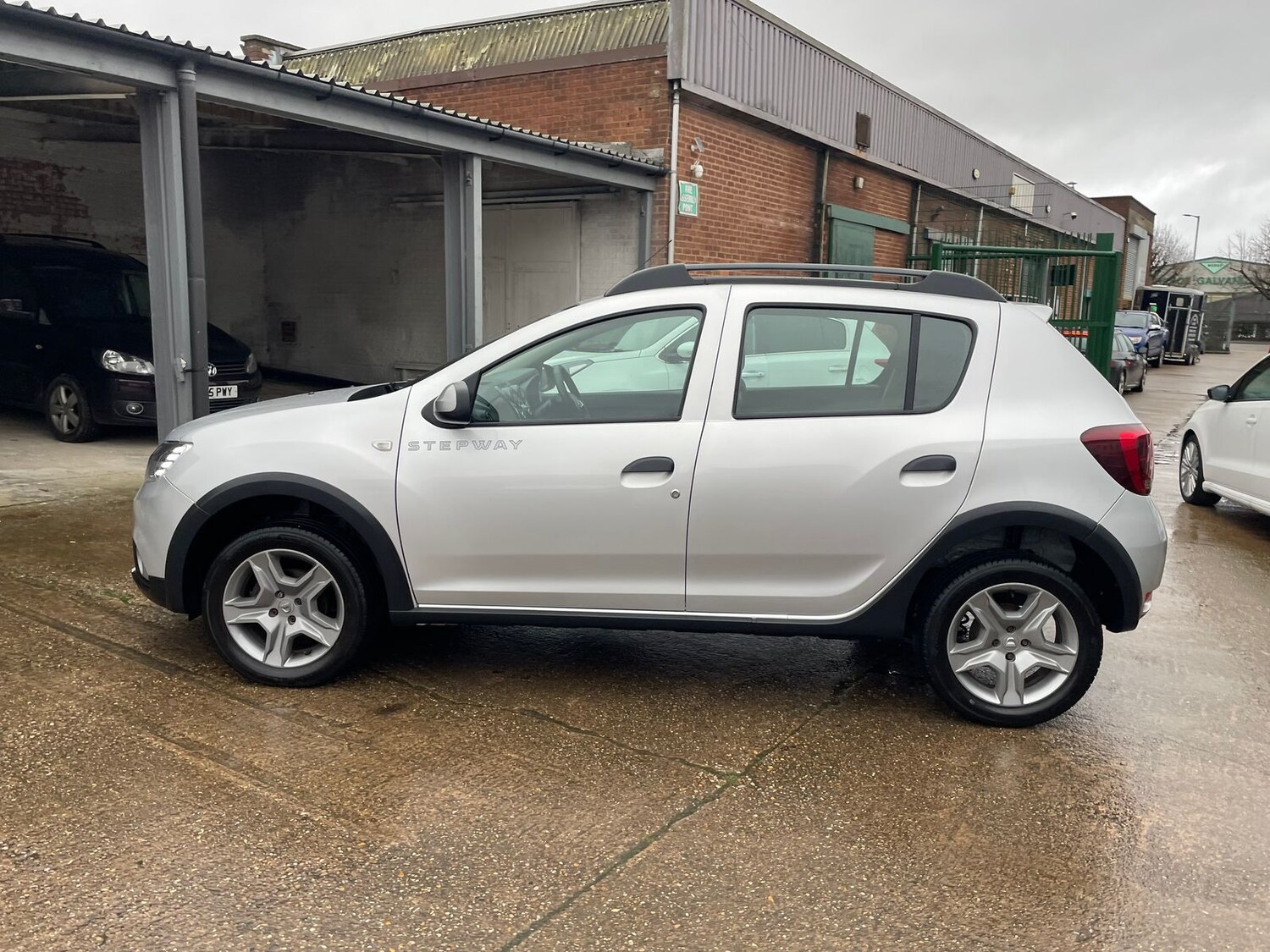 Used Dacia Sandero Stepway 2017 for sale - 77539968: Photo 52
