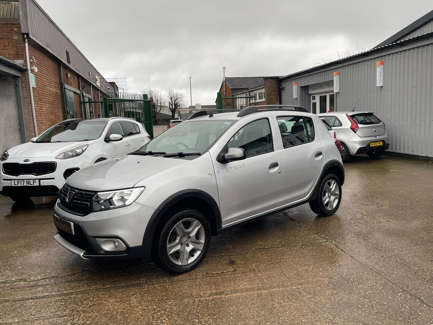 Used Dacia Sandero Stepway 2017 for sale - 77539968: Photo 57
