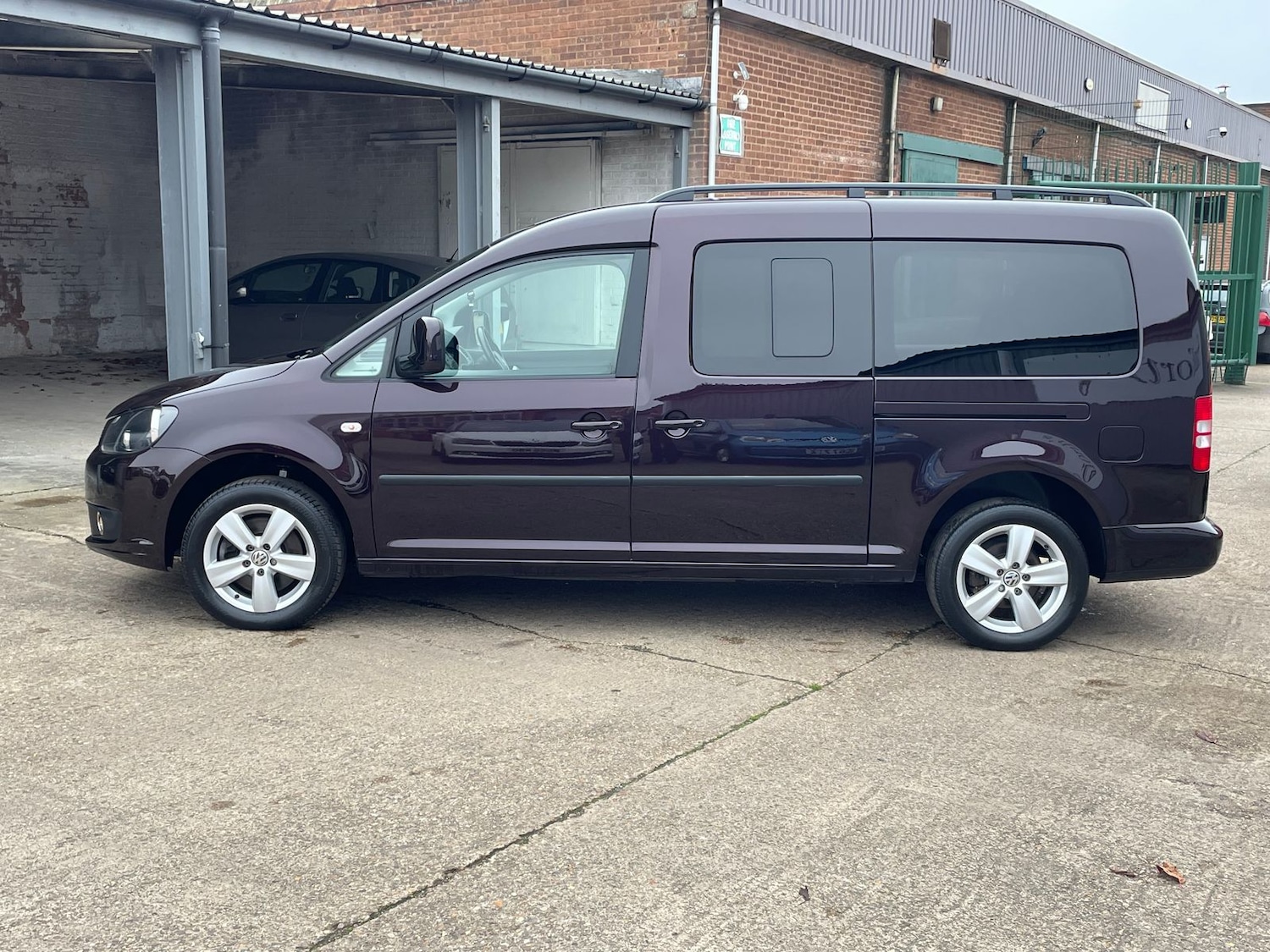 Used Volkswagen Caddy Maxi Life 2015 for sale - 76514677: Photo 28