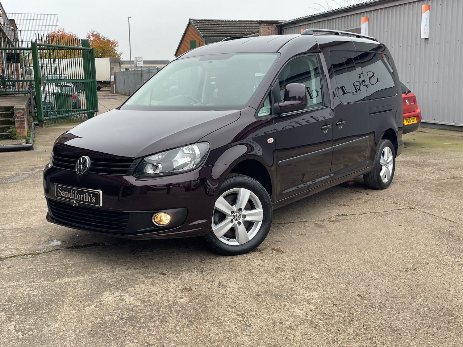 Used Volkswagen Caddy Maxi Life 2015 for sale - 76514677: Photo 3