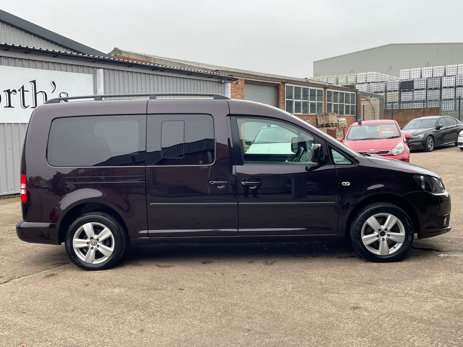 Used Volkswagen Caddy Maxi Life 2015 for sale - 76514677: Photo 4