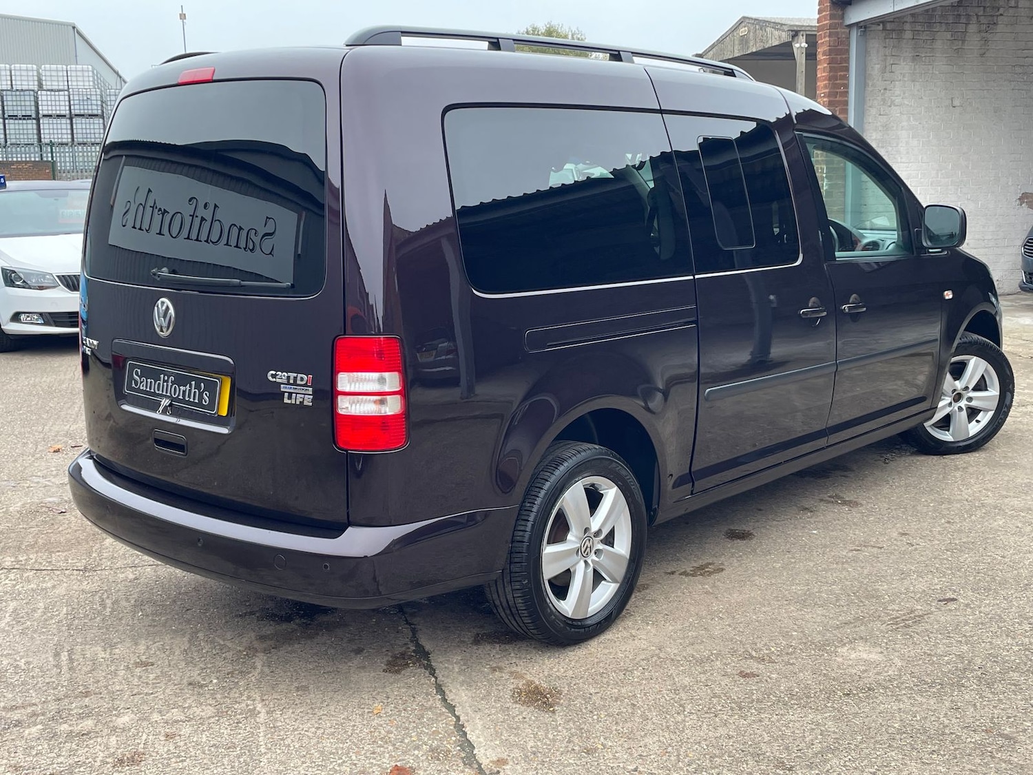 Used Volkswagen Caddy Maxi Life 2015 for sale - 76514677: Photo 5