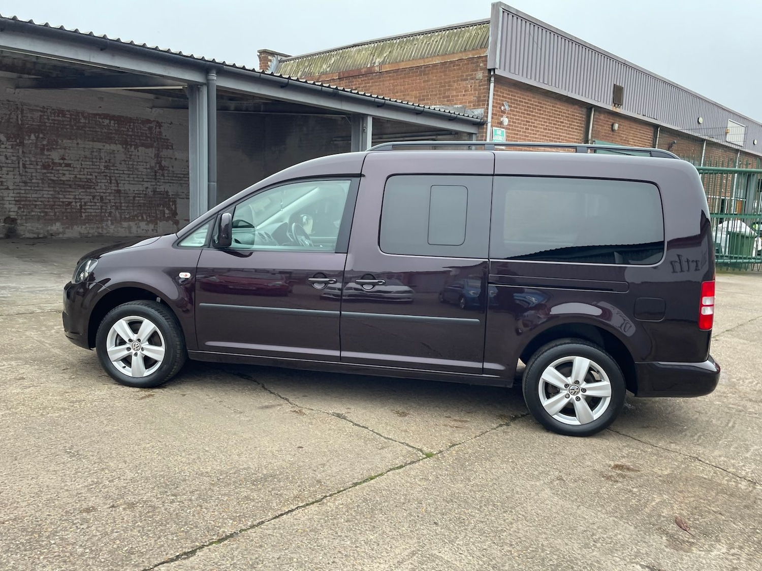 Used Volkswagen Caddy Maxi Life 2015 for sale - 76514677: Photo 65