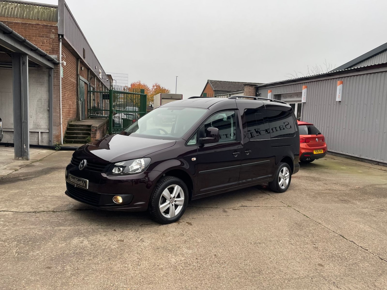 Used Volkswagen Caddy Maxi Life 2015 for sale - 76514677: Photo 73