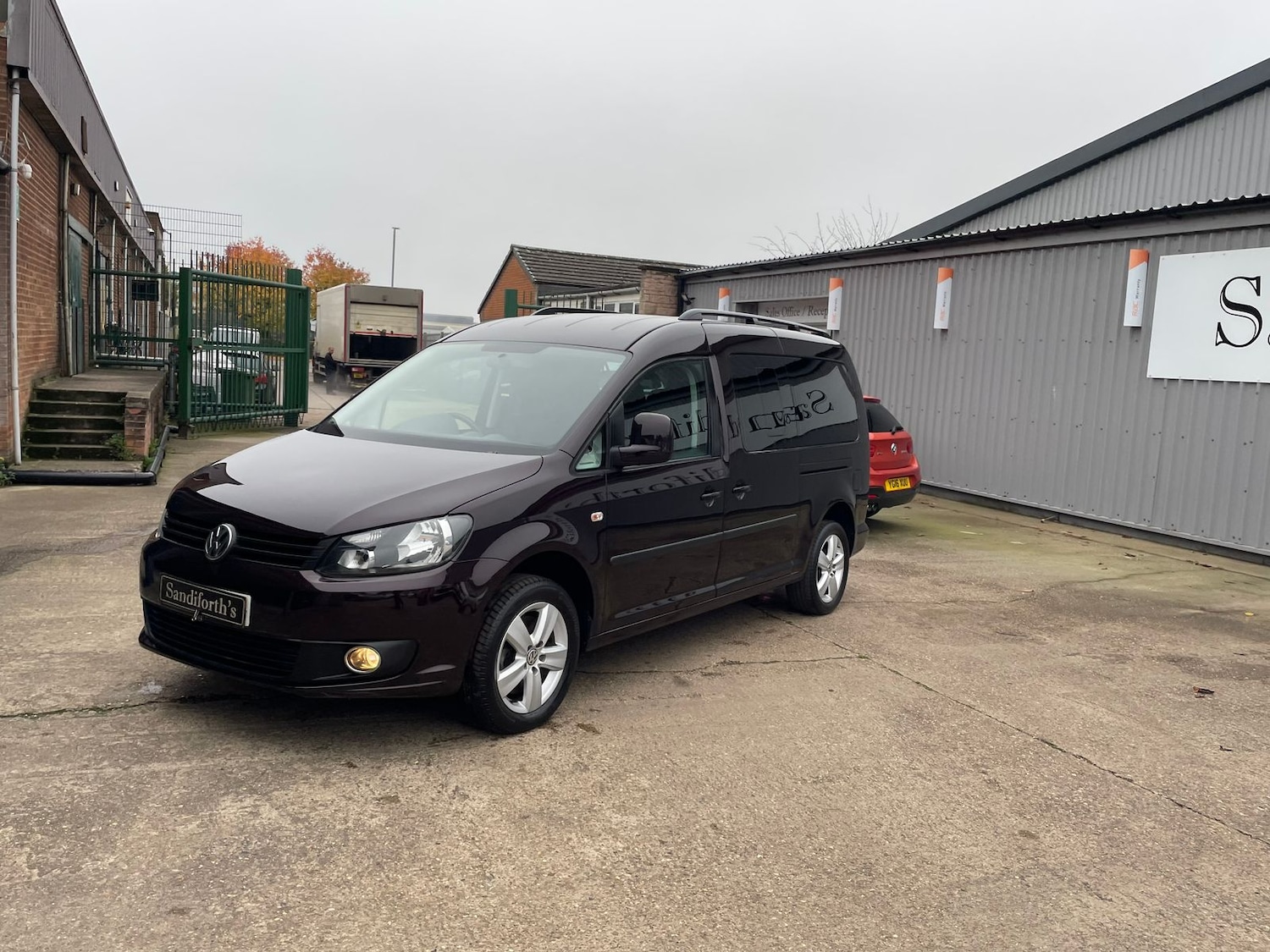 Used Volkswagen Caddy Maxi Life 2015 for sale - 76514677: Photo 74