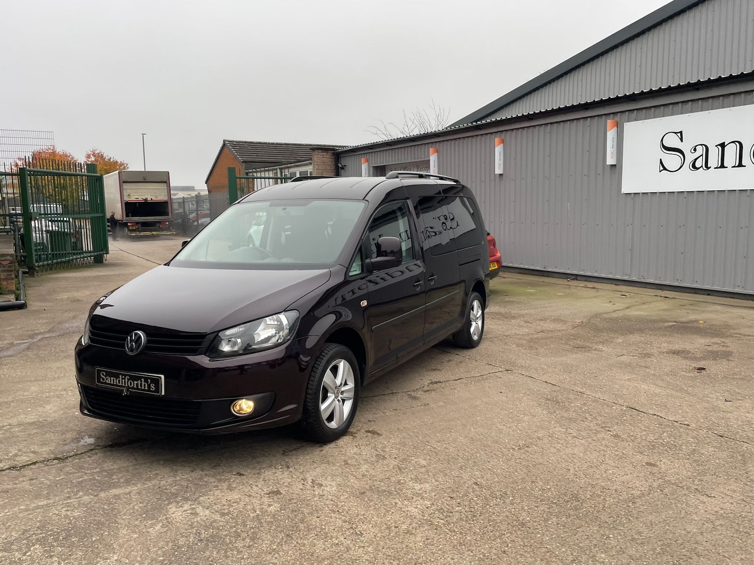 Used Volkswagen Caddy Maxi Life 2015 for sale - 76514677: Photo 75