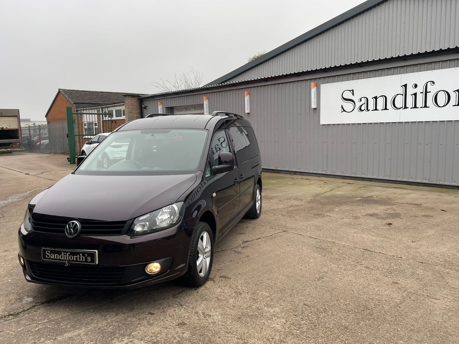 Used Volkswagen Caddy Maxi Life 2015 for sale - 76514677: Photo 76