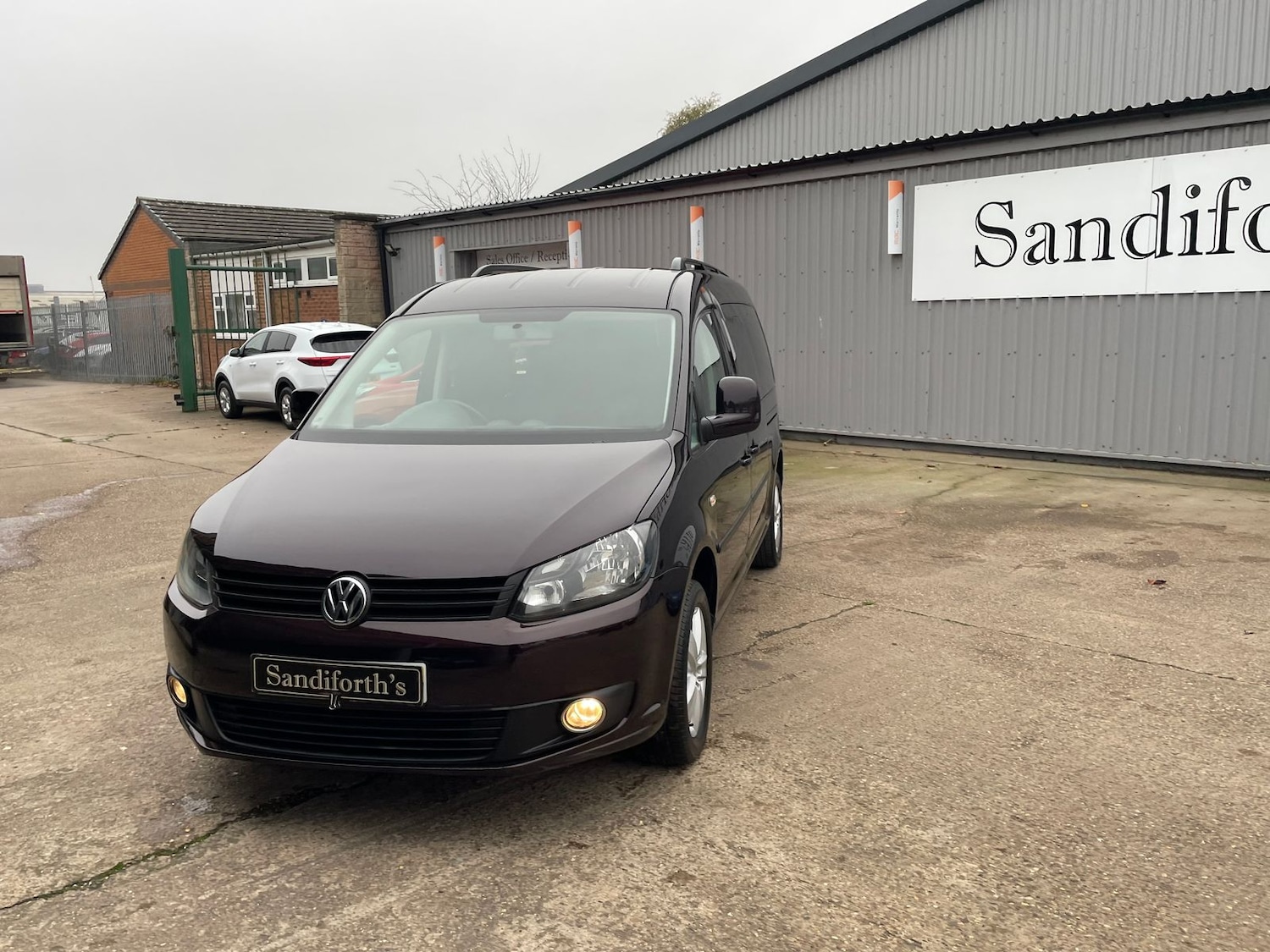 Used Volkswagen Caddy Maxi Life 2015 for sale - 76514677: Photo 77