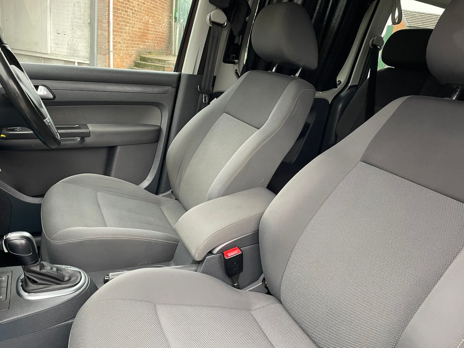 Used Volkswagen Caddy Maxi Life 2015 for sale - 76514677: Photo 8