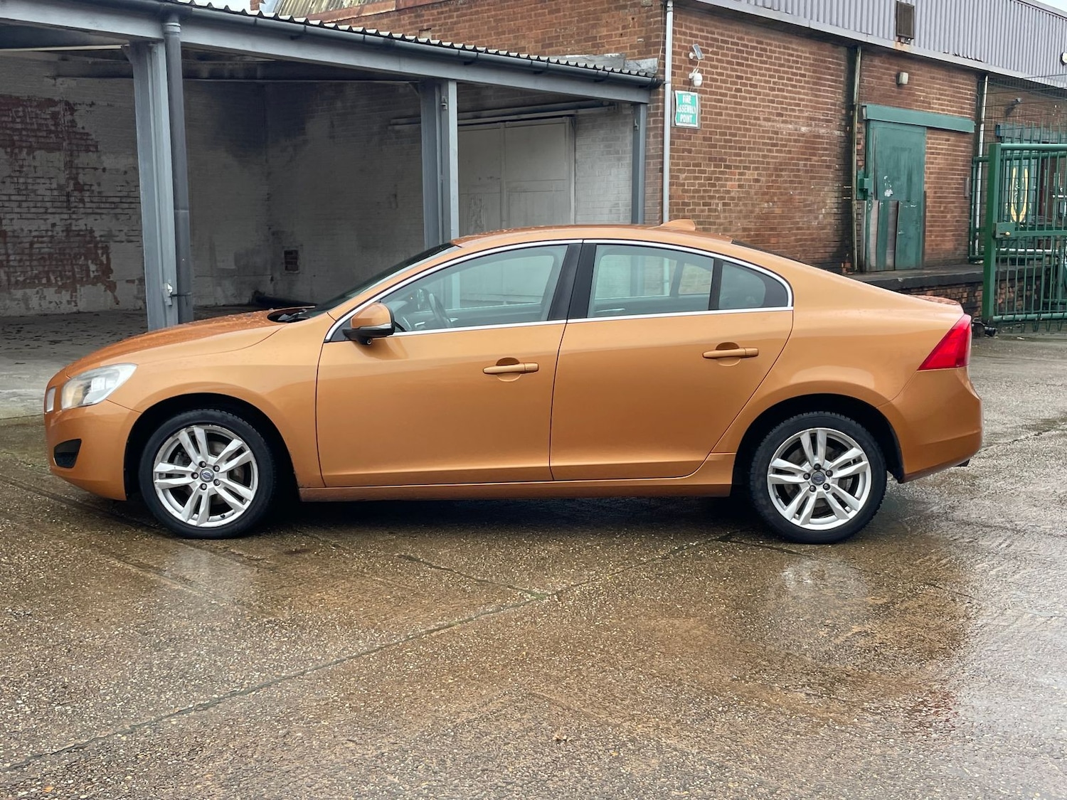 Used Volvo S60 2010 for sale - 77634734: Photo 35