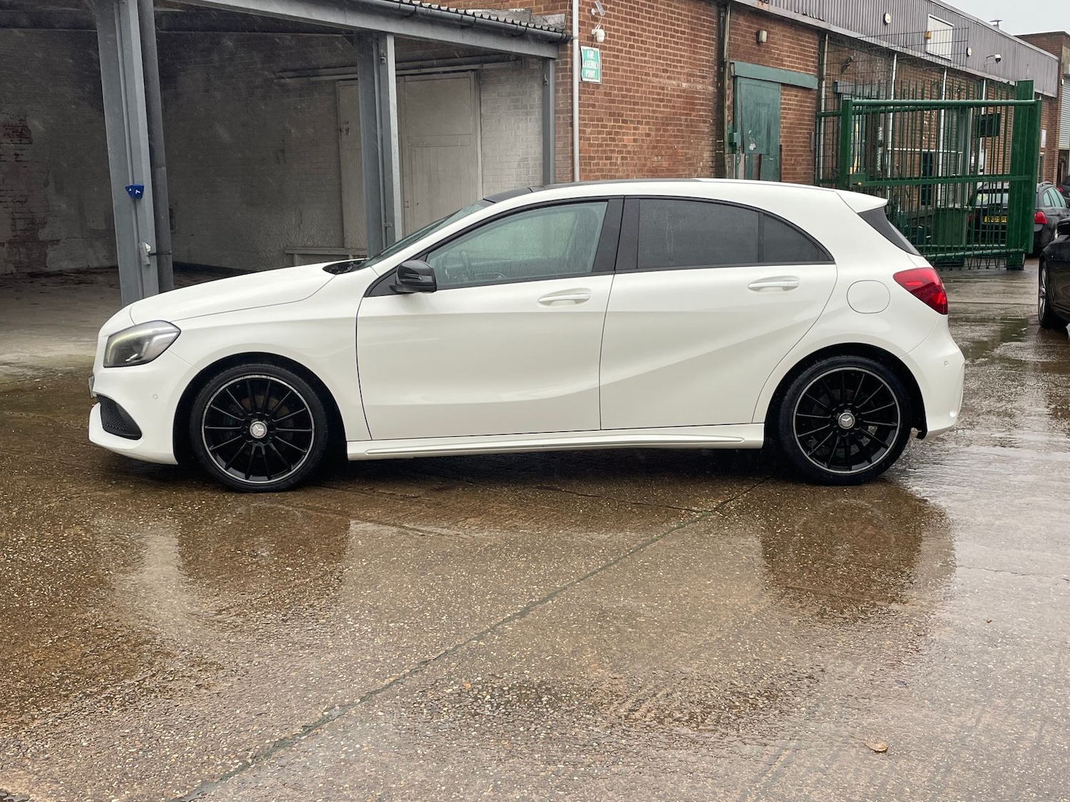 Used Mercedes-Benz A-Class 2015 for sale - 77771403: Photo 26