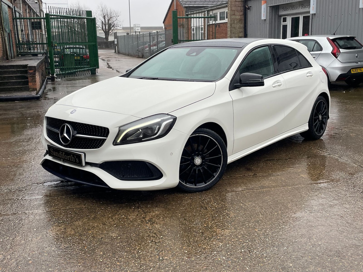 Used Mercedes-Benz A-Class 2015 for sale - 77771403: Photo 3
