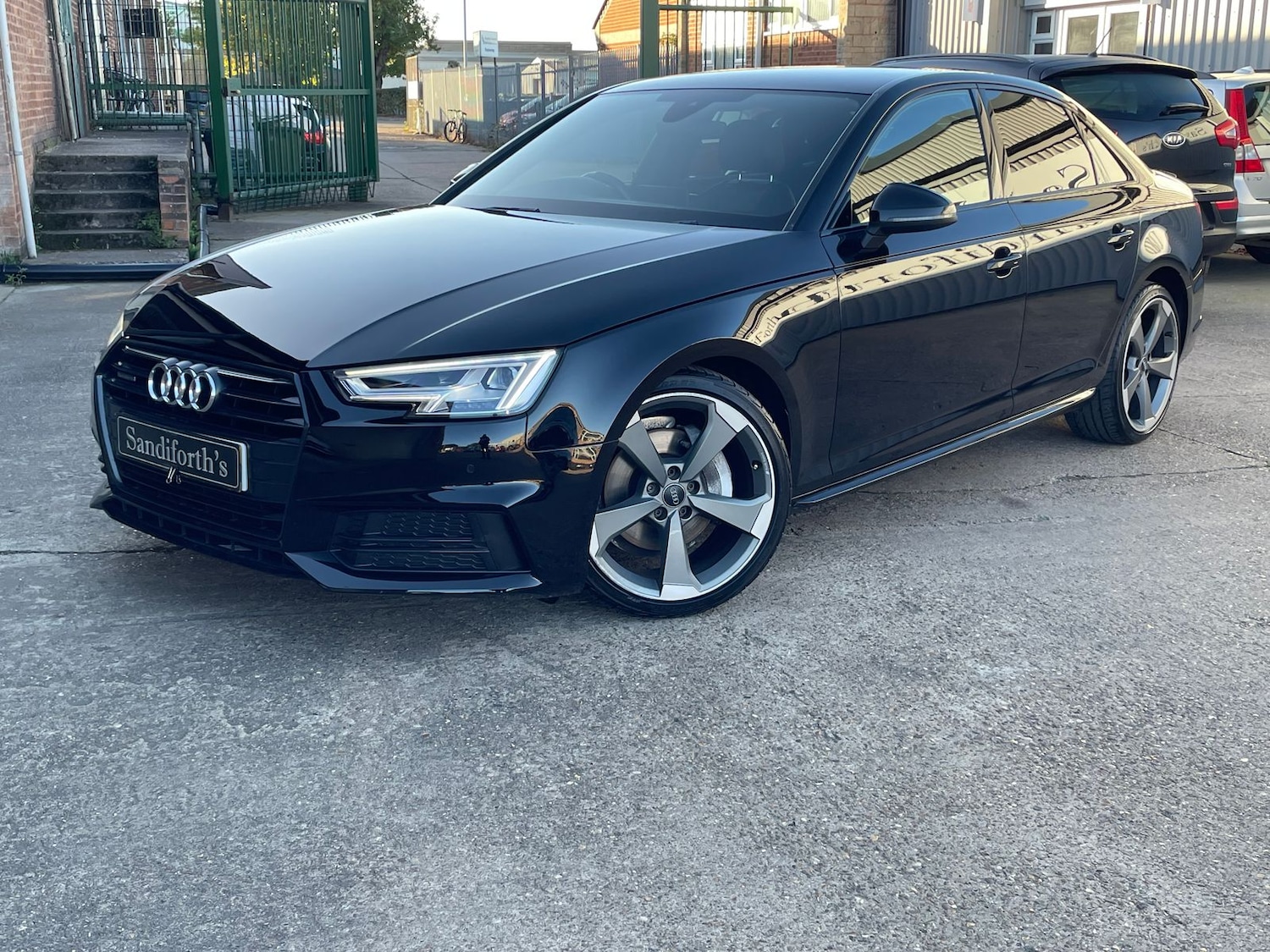 Used Audi A4 2017 for sale - 76842236: Photo 3