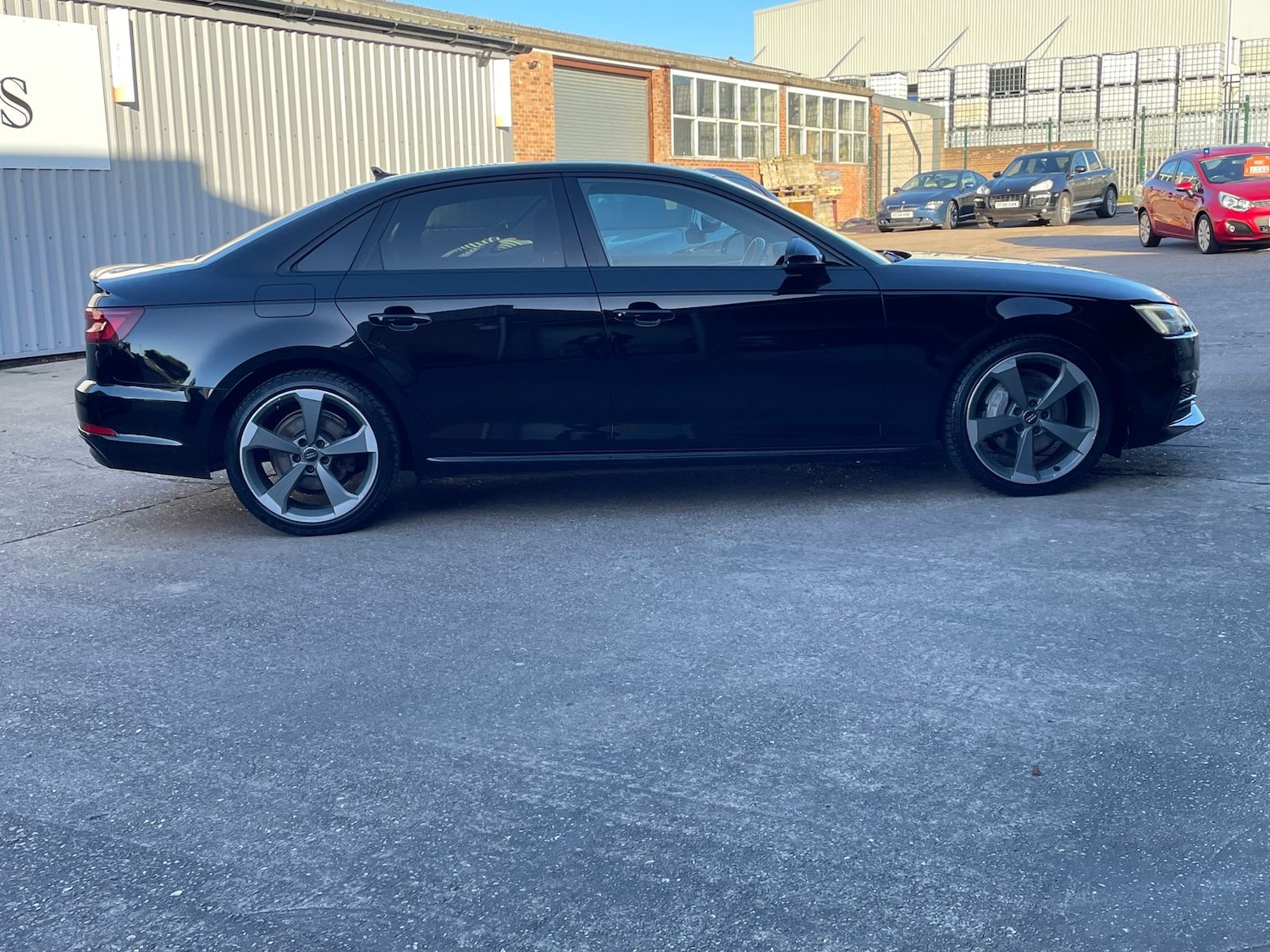 Used Audi A4 2017 for sale - 76842236: Photo 4