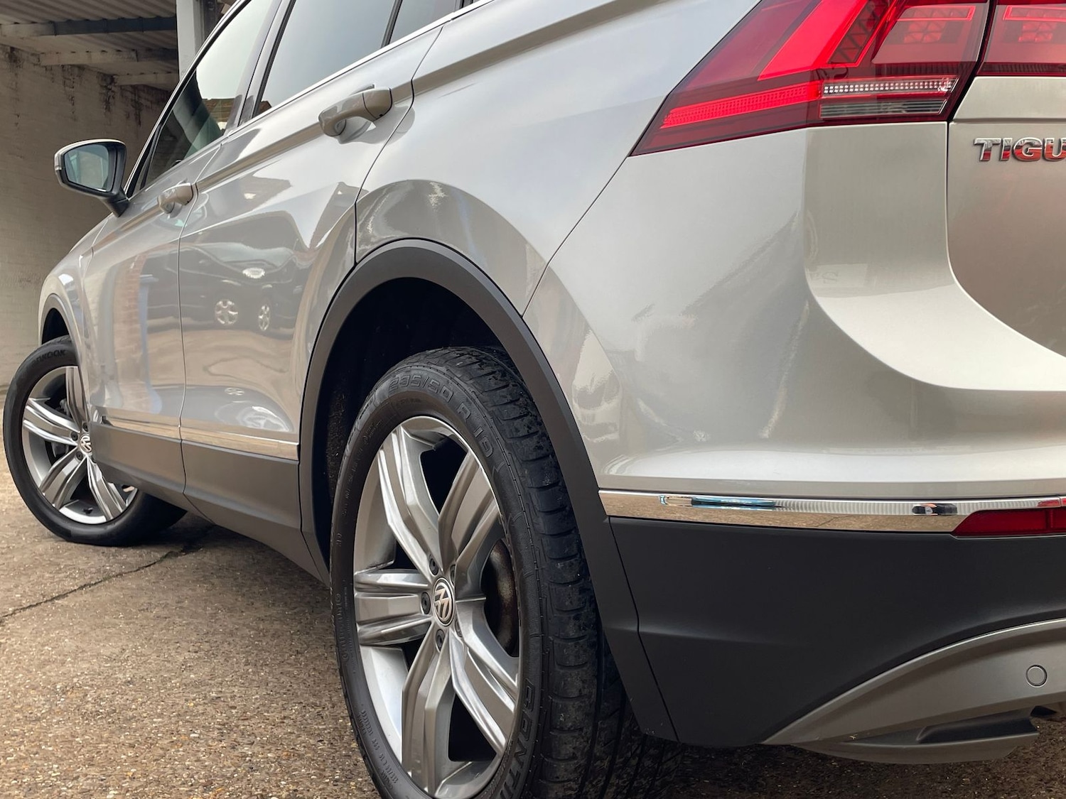 Used Volkswagen Tiguan 2017 for sale - 76514690: Photo 22