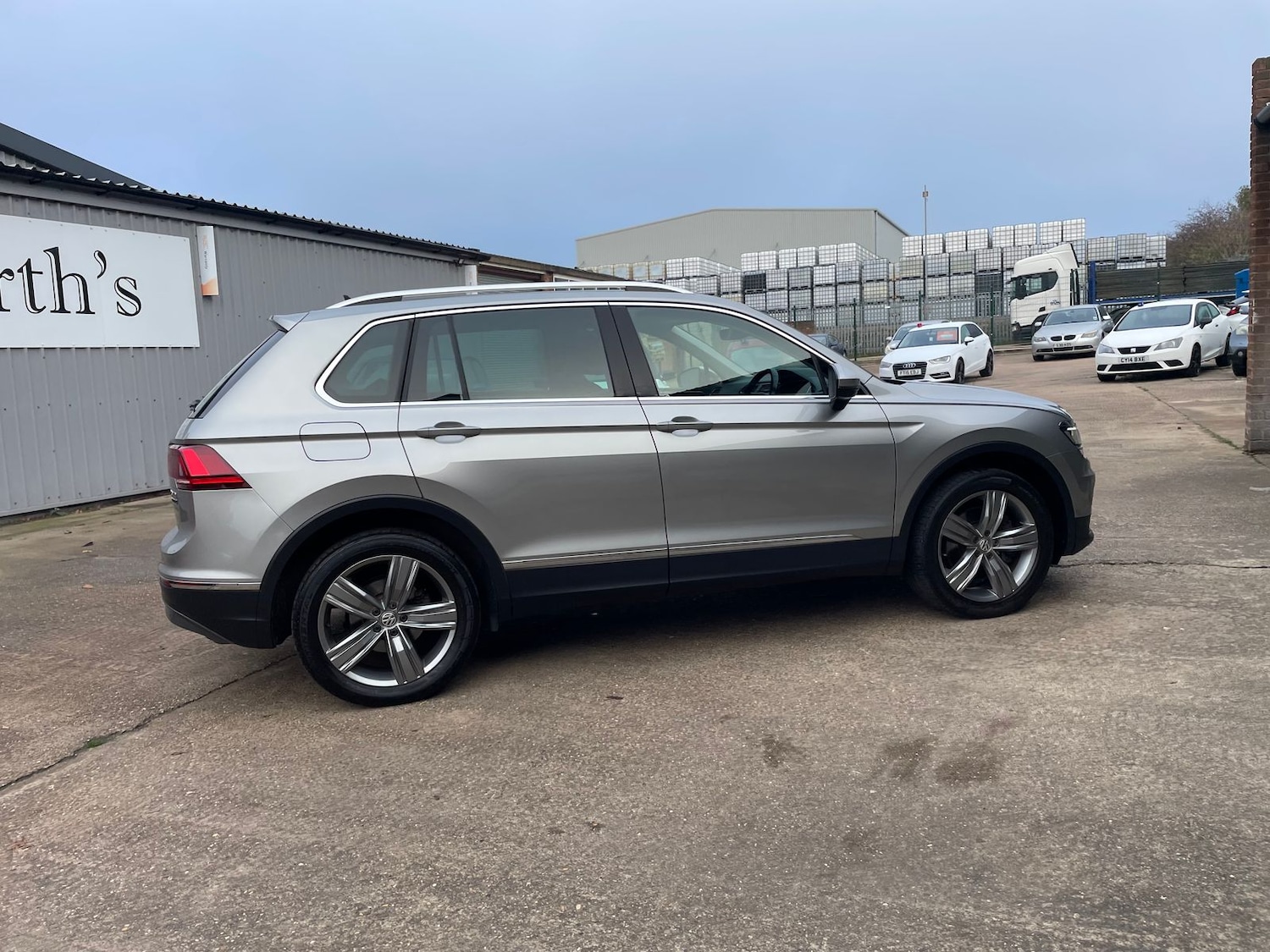 Used Volkswagen Tiguan 2017 for sale - 76514690: Photo 47