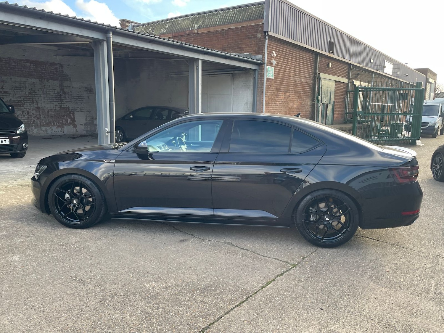 Used Skoda Superb 2017 for sale - 76915226: Photo 61
