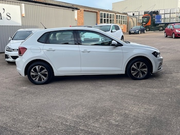 Used Volkswagen Polo 2018 for sale - 76241540: Photo 4