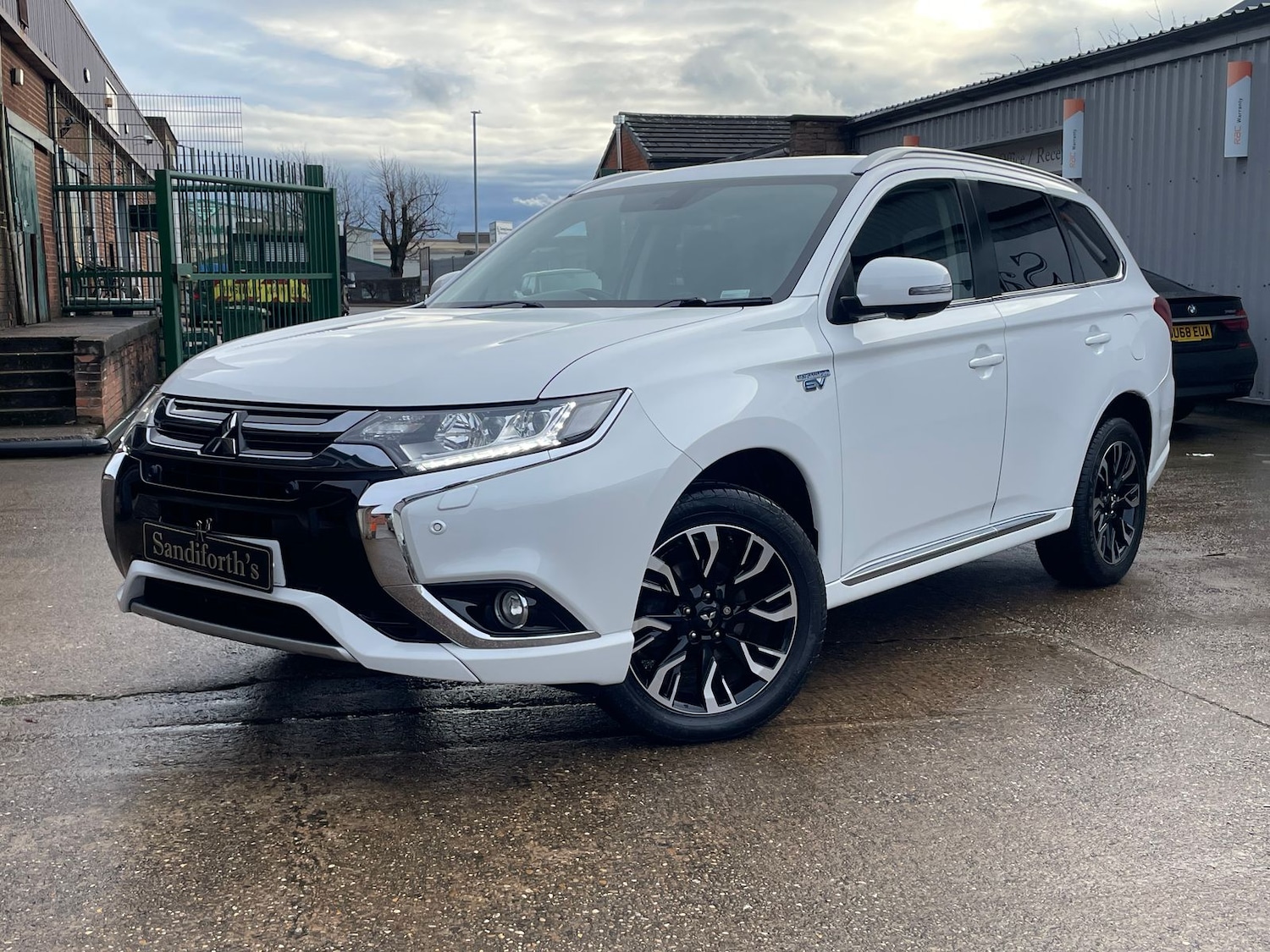 Used Mitsubishi Outlander 2017 for sale - 78149994: Photo 3