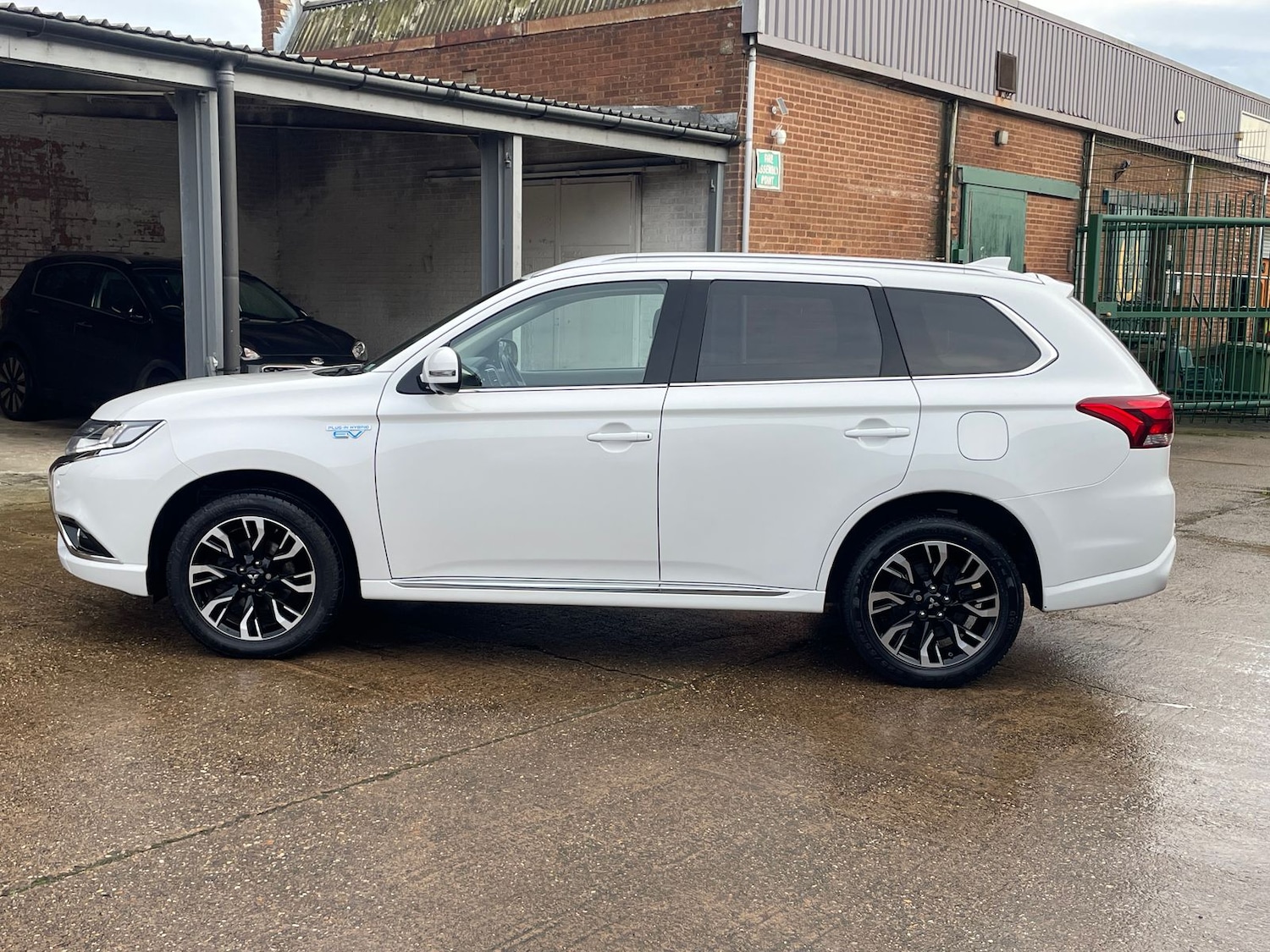 Used Mitsubishi Outlander 2017 for sale - 78149994: Photo 36