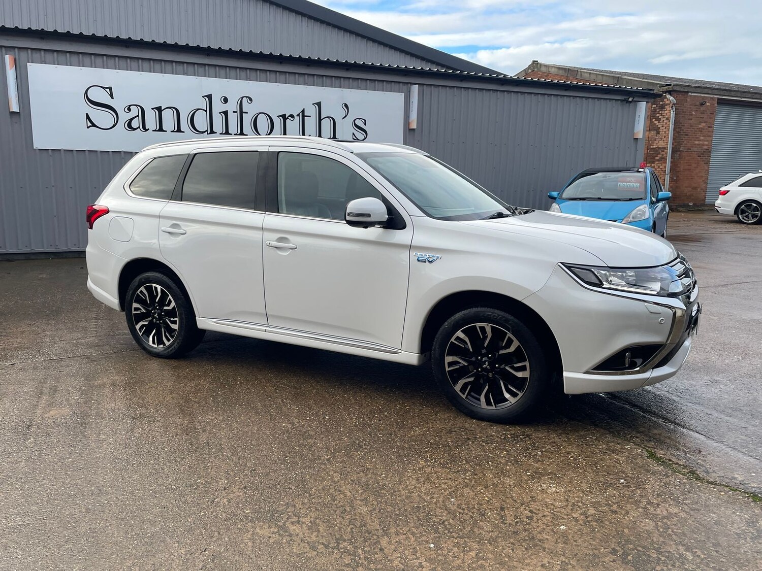 Used Mitsubishi Outlander 2017 for sale - 78149994: Photo 46