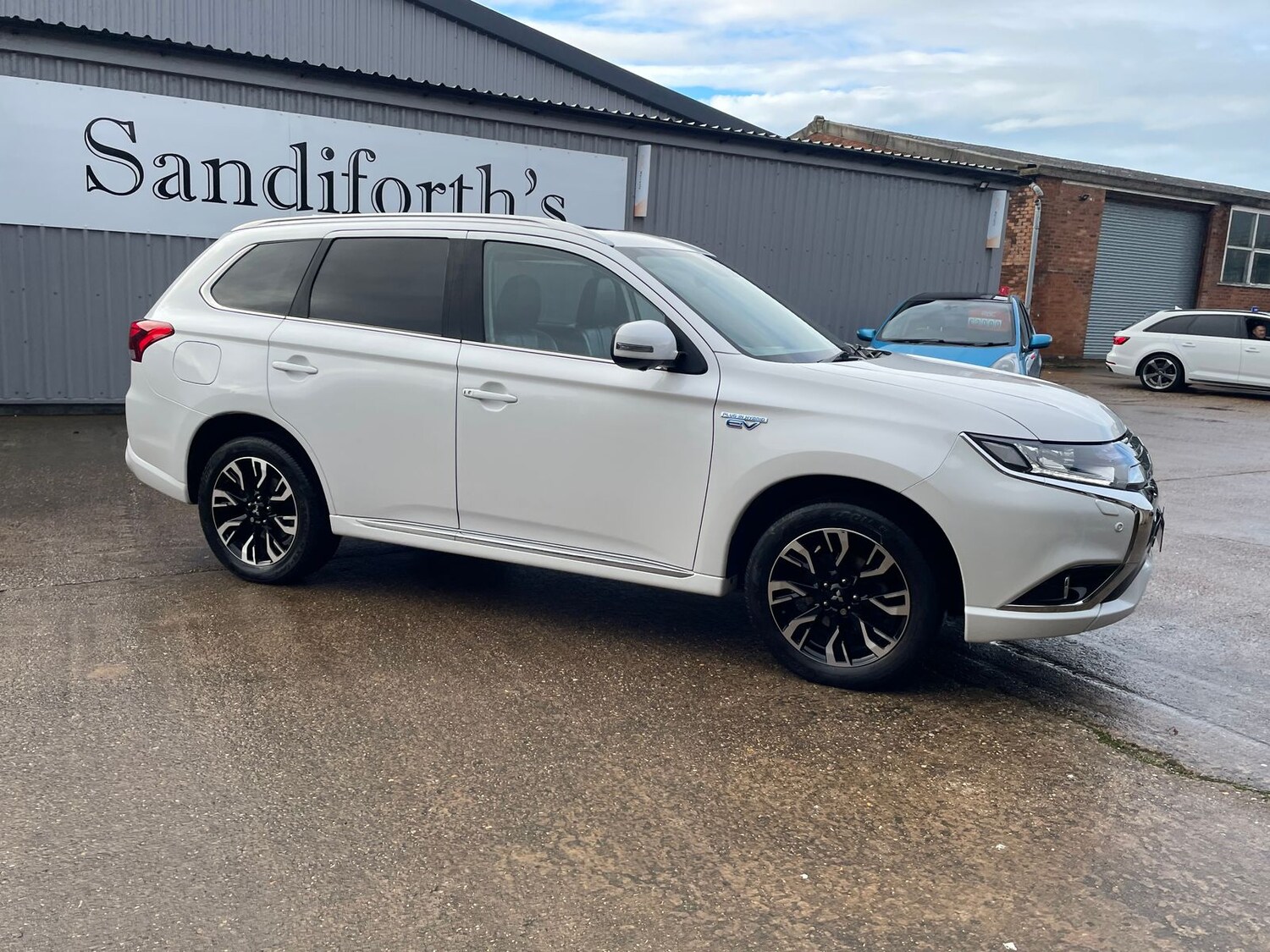 Used Mitsubishi Outlander 2017 for sale - 78149994: Photo 47