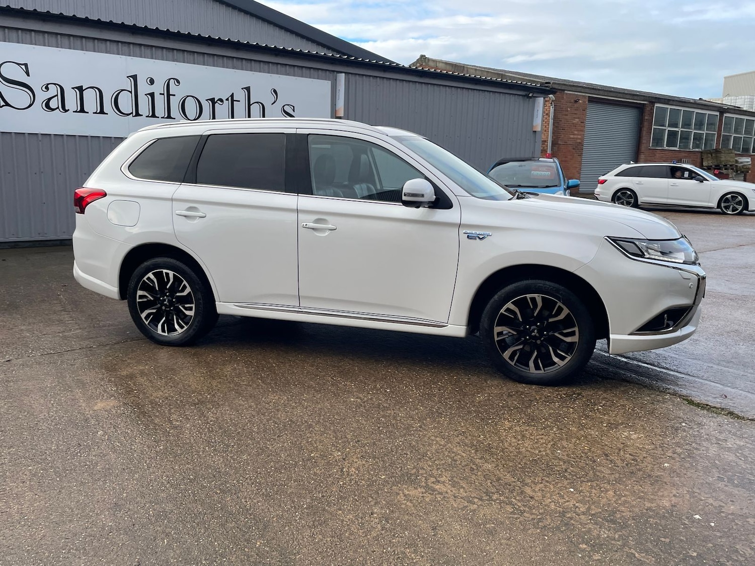 Used Mitsubishi Outlander 2017 for sale - 78149994: Photo 48