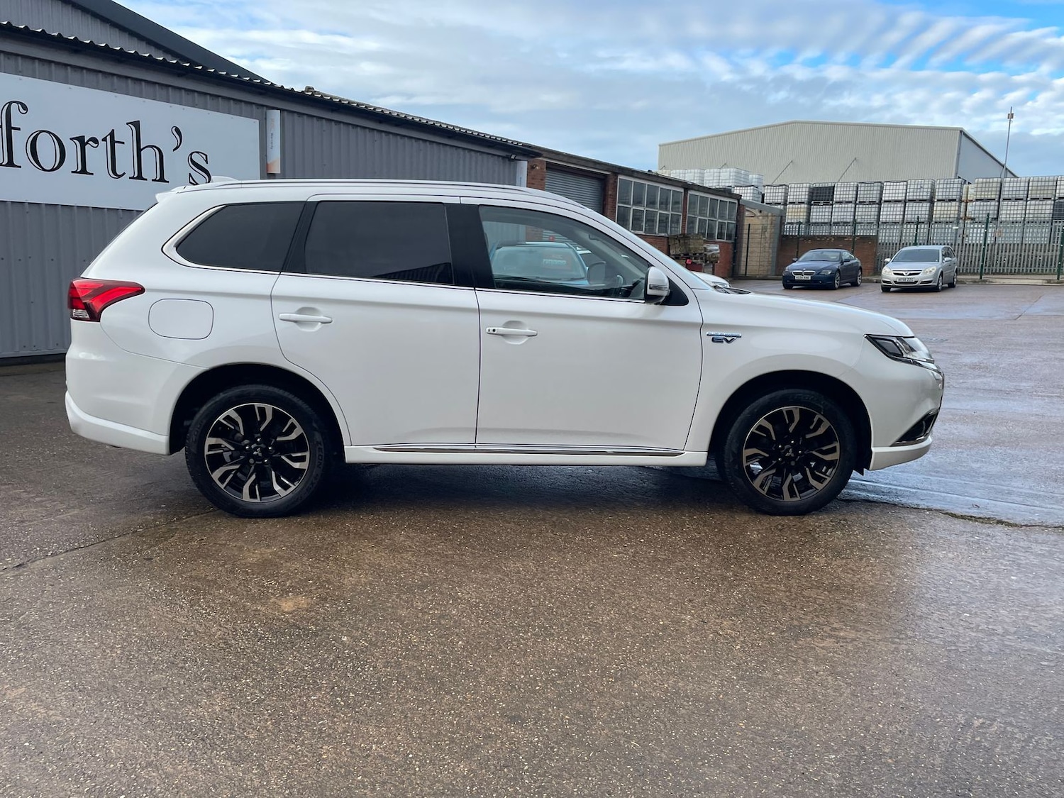 Used Mitsubishi Outlander 2017 for sale - 78149994: Photo 51