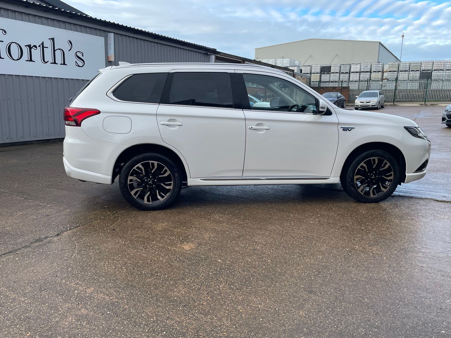 Used Mitsubishi Outlander 2017 for sale - 78149994: Photo 52