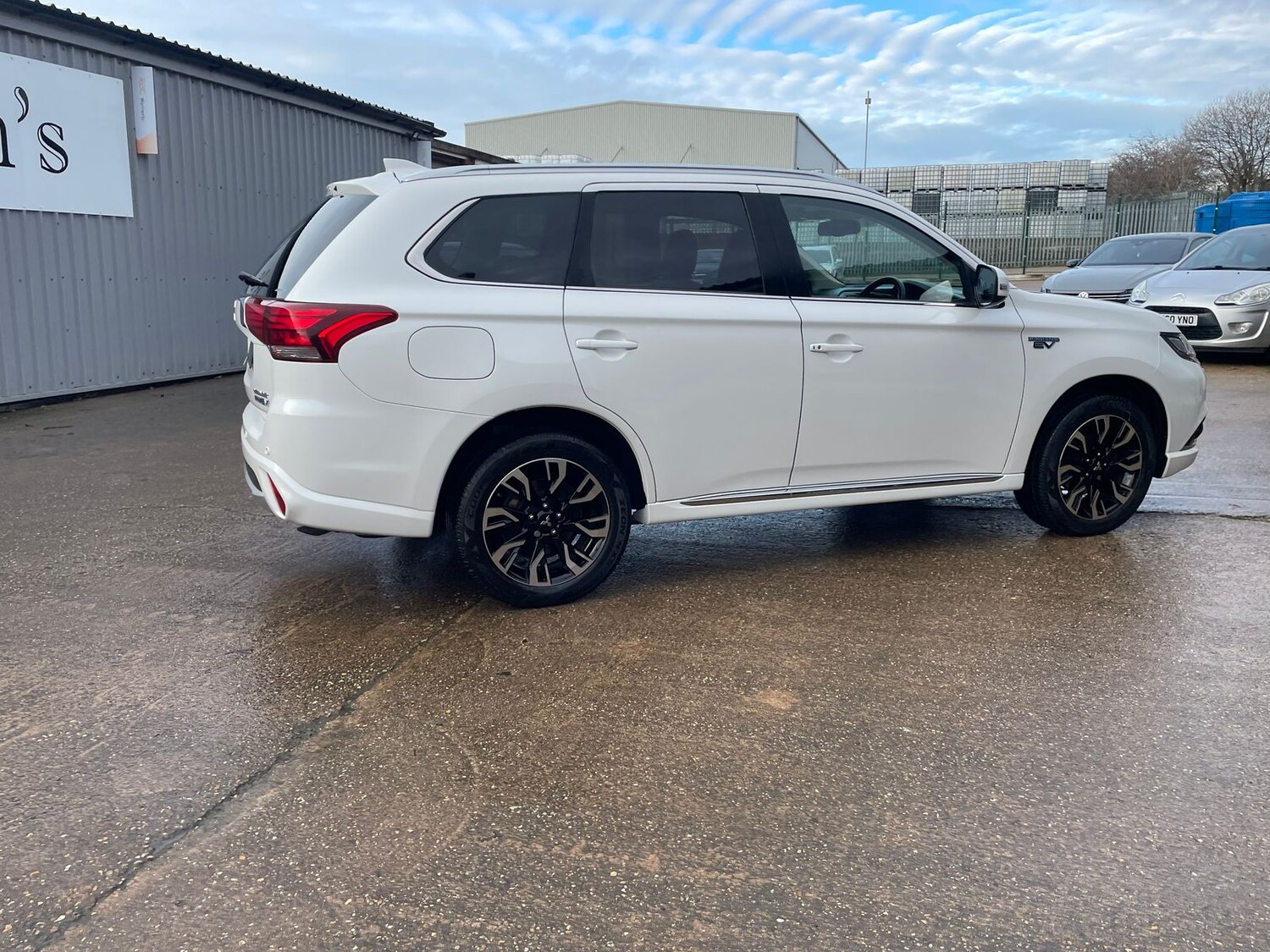 Used Mitsubishi Outlander 2017 for sale - 78149994: Photo 54
