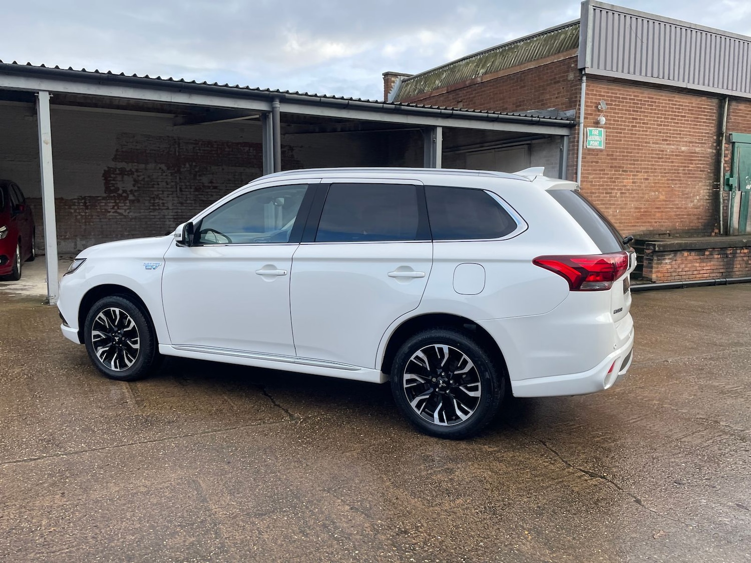 Used Mitsubishi Outlander 2017 for sale - 78149994: Photo 69